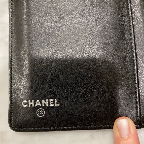 Chanel patent leather Lucky Symbol wallet - Picture 8 of 11